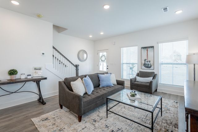 1590 S Watkins Street, Chattanooga, TN 37404