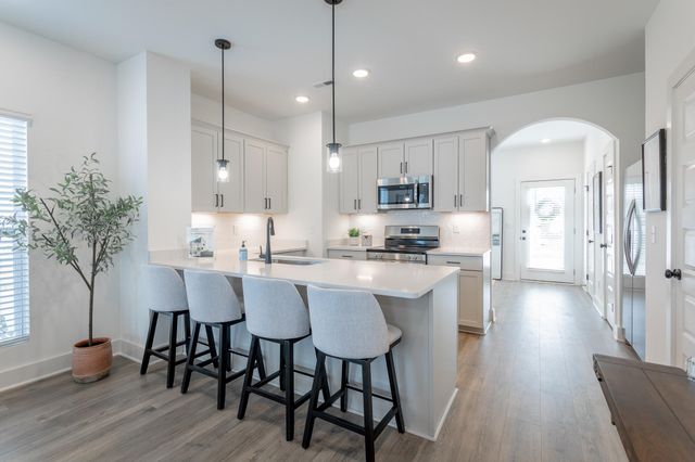 1590 S Watkins Street, Chattanooga, TN 37404