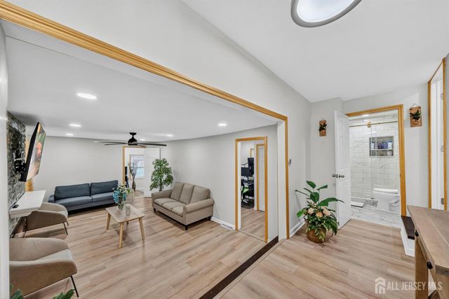 31 Monmouth Road, Monroe, NJ 08831