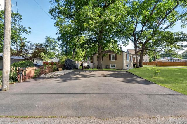 31 Monmouth Road, Monroe, NJ 08831