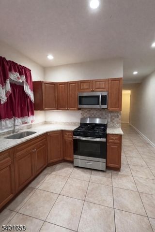 245 4Th St 2, Newark City, NJ 07107
