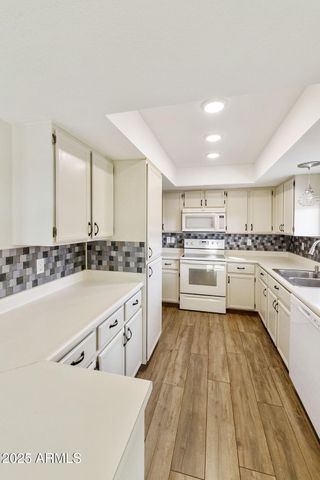 9825 E NAVAJO Place, Sun Lakes, AZ 85248