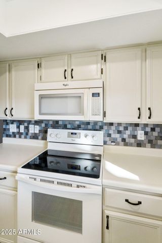 9825 E NAVAJO Place, Sun Lakes, AZ 85248