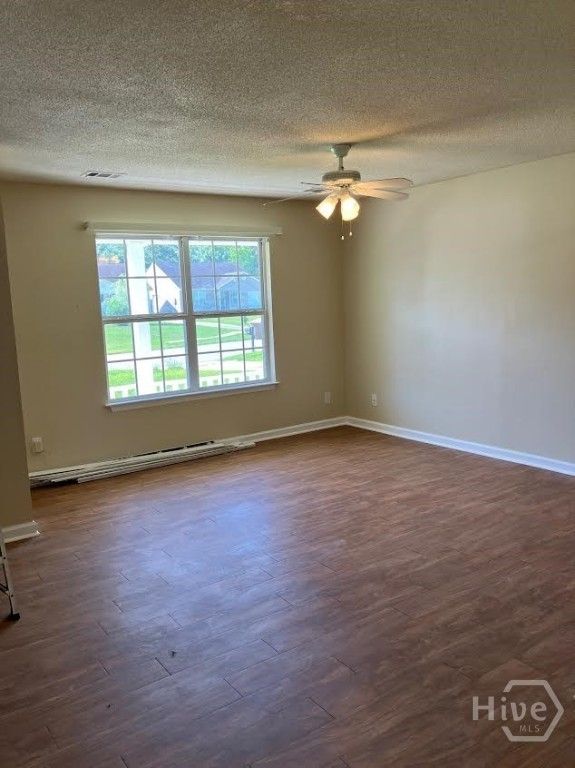 Image 5 of property listing at 685 Rushing Street, Richmond Hill, GA 31324