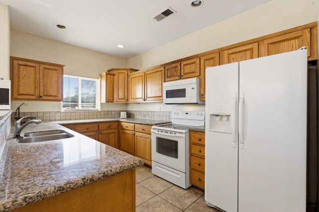 914 Bellamah Avenue NW, Albuquerque, NM 87104