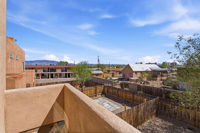 914 Bellamah Avenue NW, Albuquerque, NM 87104