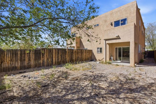 914 Bellamah Avenue NW, Albuquerque, NM 87104