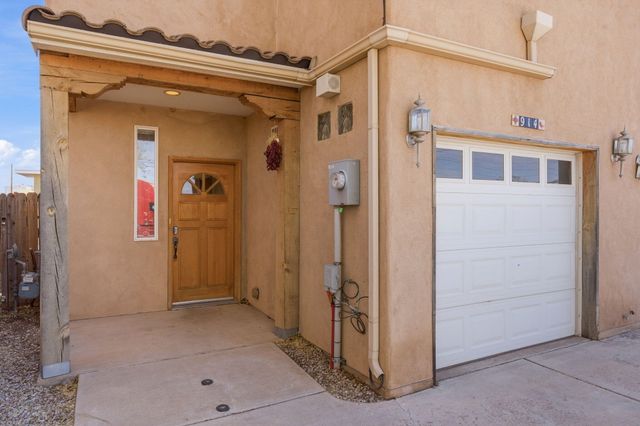 914 Bellamah Avenue NW, Albuquerque, NM 87104