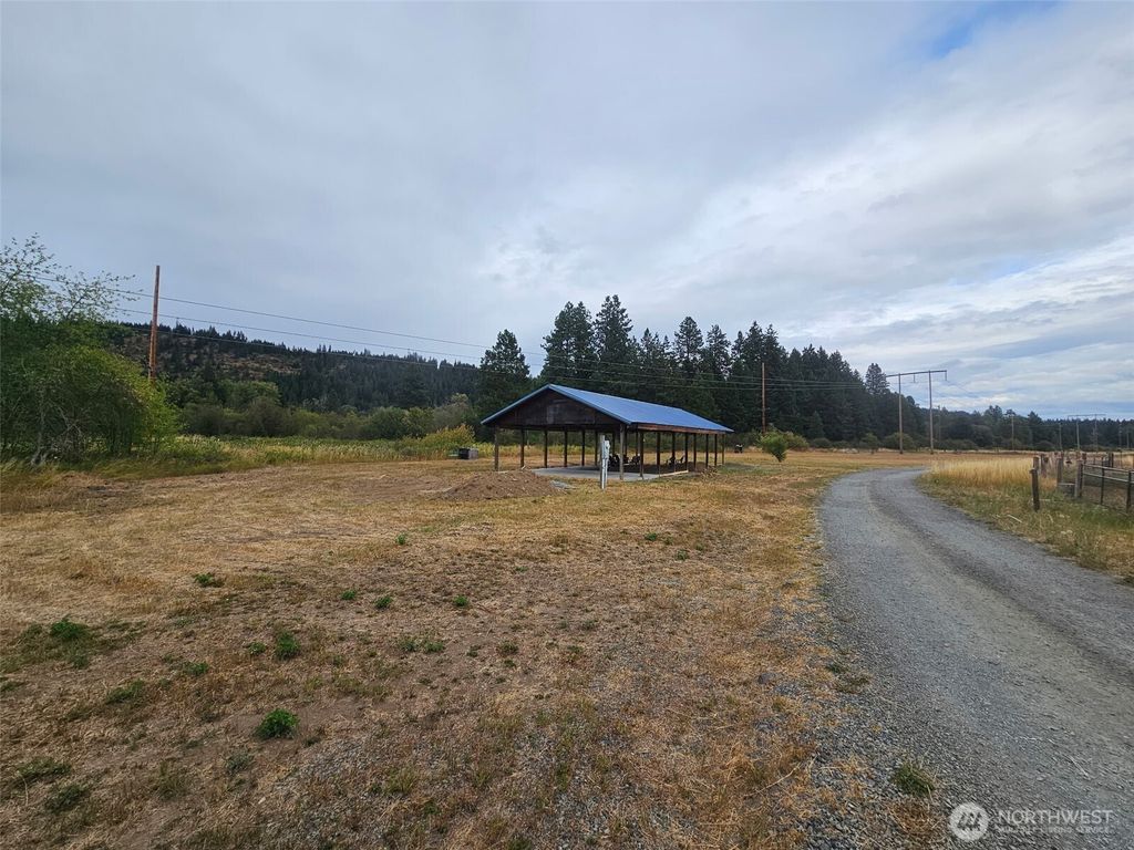 1 Little Creek RD, Cle Elum, WA 98922
