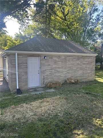 24371 Hartland Drive, Euclid, OH 44123