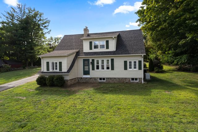 587 Taugwonk Road, Stonington, CT 06378
