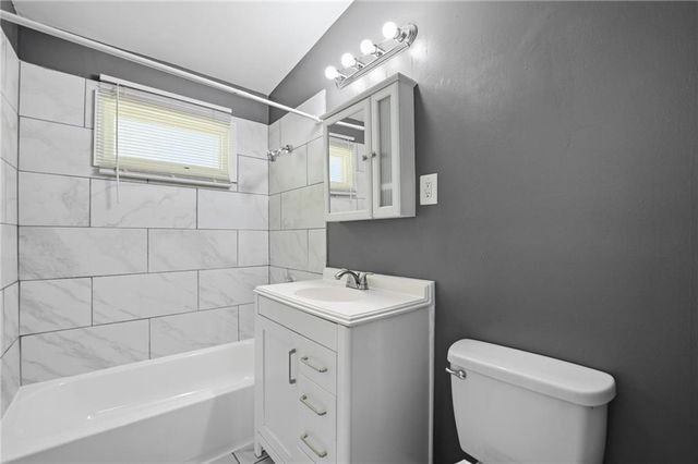 12208 E 46th Street S, Independence, MO 64055