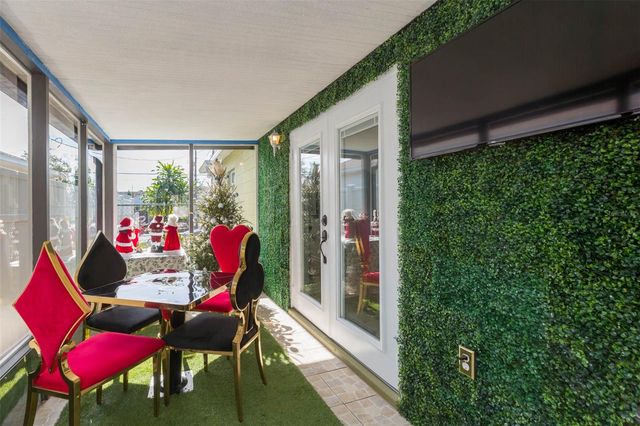 2212 E COLUMBUS DRIVE, Tampa, FL 33605