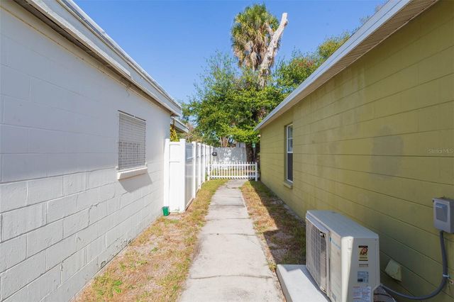 2212 E COLUMBUS DRIVE, Tampa, FL 33605