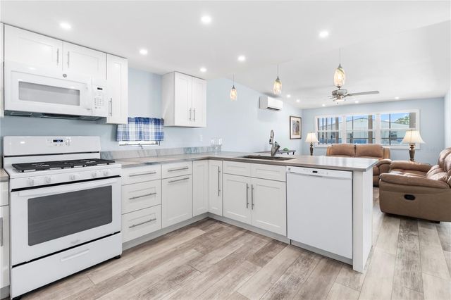 2812 14TH STREET W, Palmetto, FL 34221