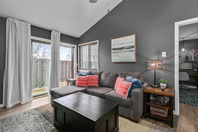 1391 W 18TH AVENUE, Oshkosh, WI 54902