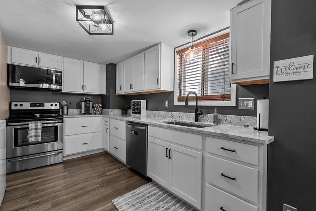 1391 W 18TH AVENUE, Oshkosh, WI 54902