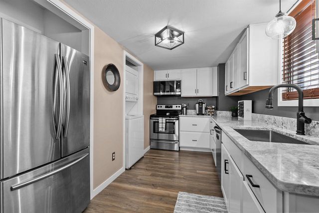 1391 W 18TH AVENUE, Oshkosh, WI 54902