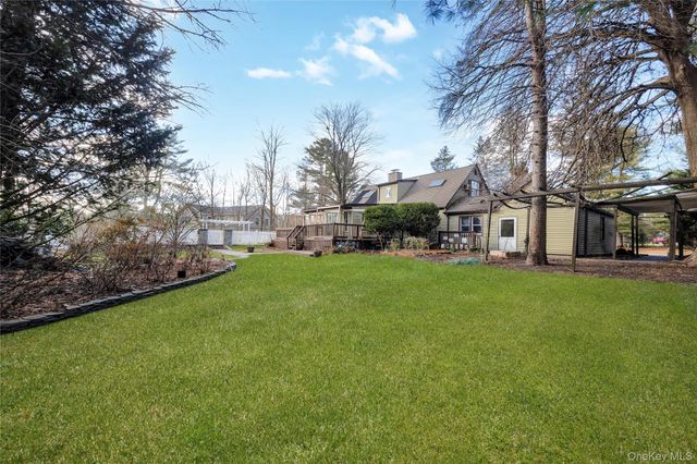 12 Summerset Drive, Smithtown, NY 11787