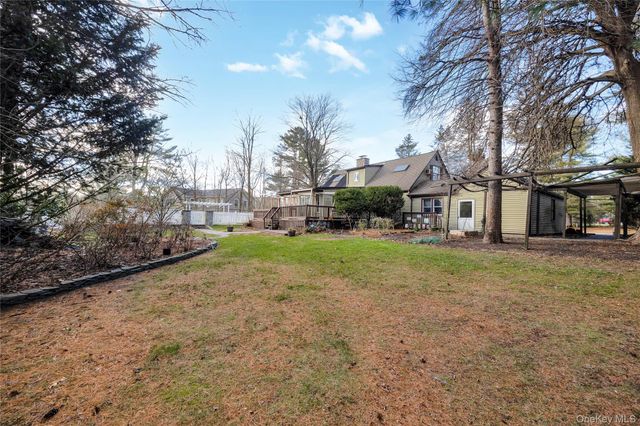 12 Summerset Drive, Smithtown, NY 11787