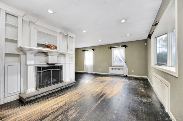 12 Summerset Drive, Smithtown, NY 11787