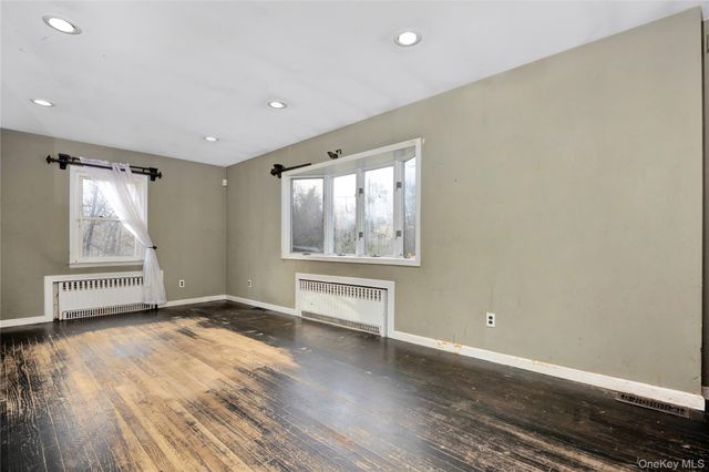 12 Summerset Drive, Smithtown, NY 11787