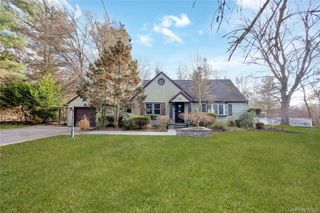 12 Summerset Drive, Smithtown, NY 11787