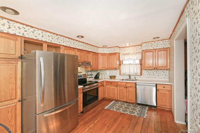 37 Chester Street, East Northport, NY 11731