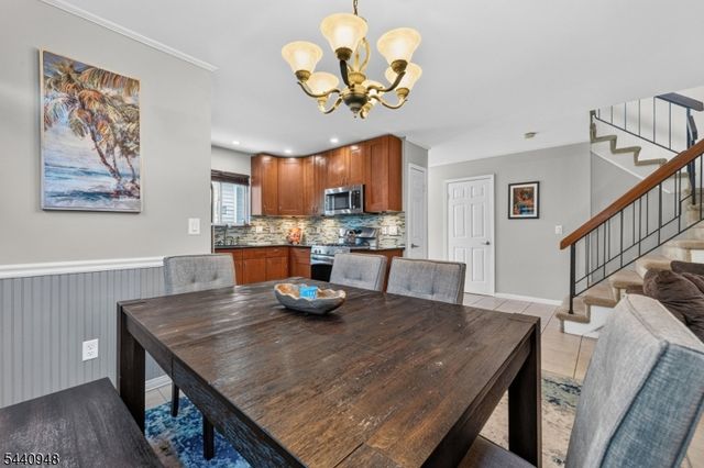 301 Saddle Ct, Raritan Twp., NJ 08822