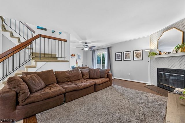 301 Saddle Ct, Raritan Twp., NJ 08822