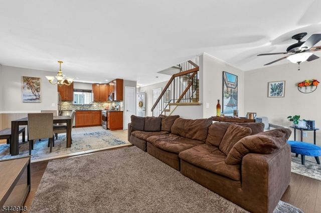 301 Saddle Ct, Raritan Twp., NJ 08822