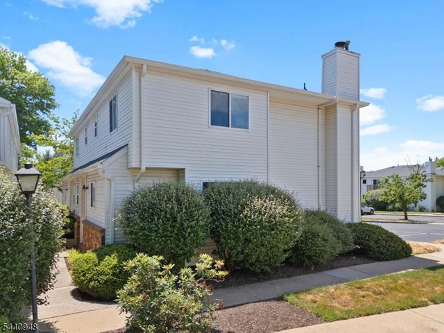 301 Saddle Ct, Raritan Twp., NJ 08822