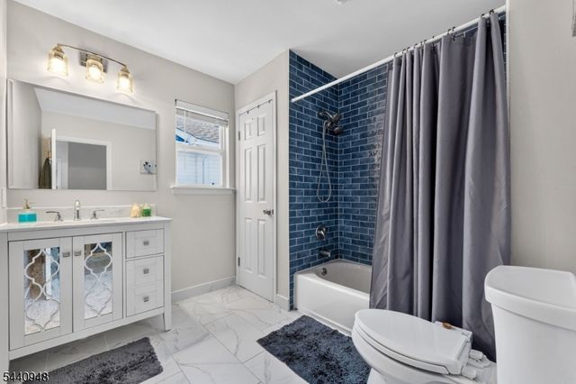 301 Saddle Ct, Raritan Twp., NJ 08822