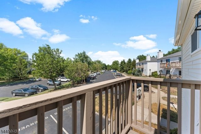 301 Saddle Ct, Raritan Twp., NJ 08822