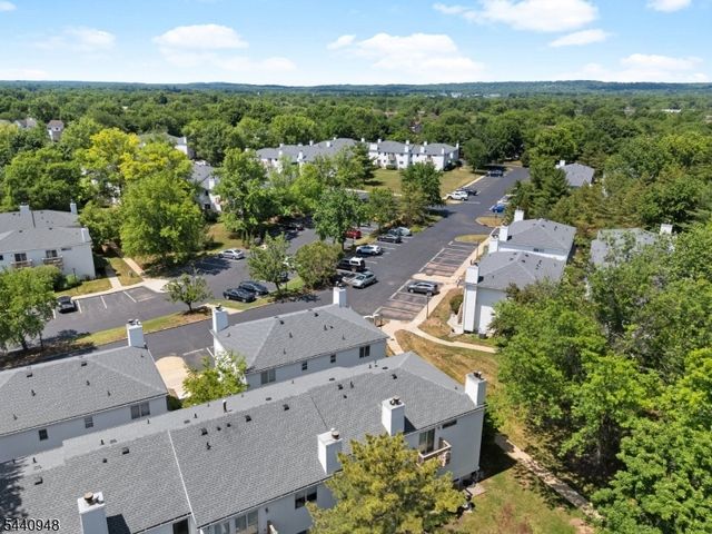 301 Saddle Ct, Raritan Twp., NJ 08822