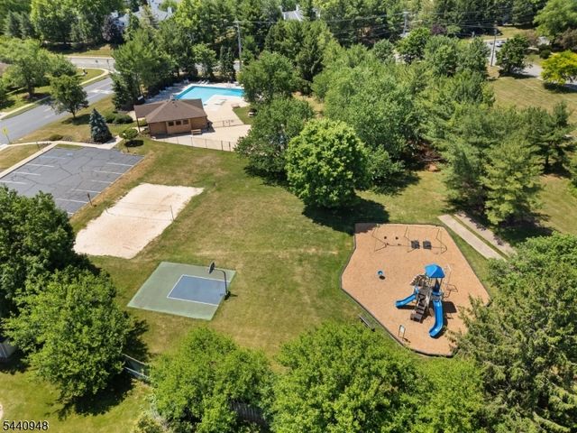 301 Saddle Ct, Raritan Twp., NJ 08822