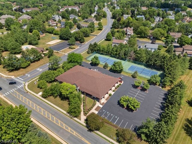 301 Saddle Ct, Raritan Twp., NJ 08822