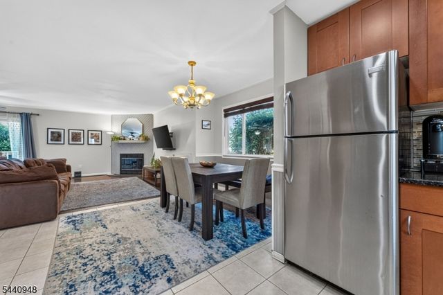 301 Saddle Ct, Raritan Twp., NJ 08822