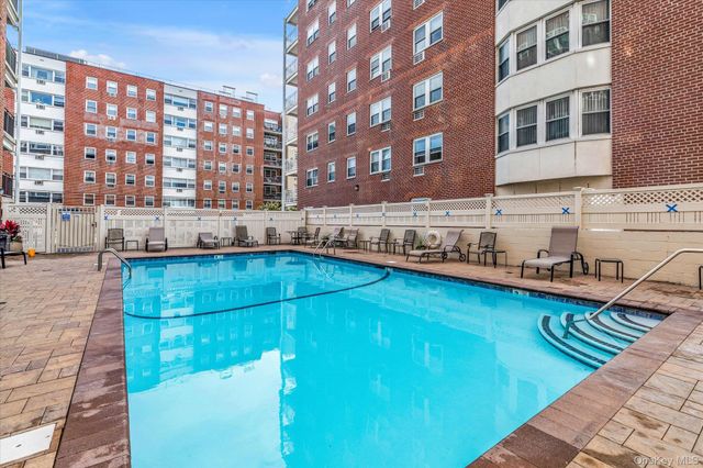 740 Broadway 1P, Long Beach, NY 11561