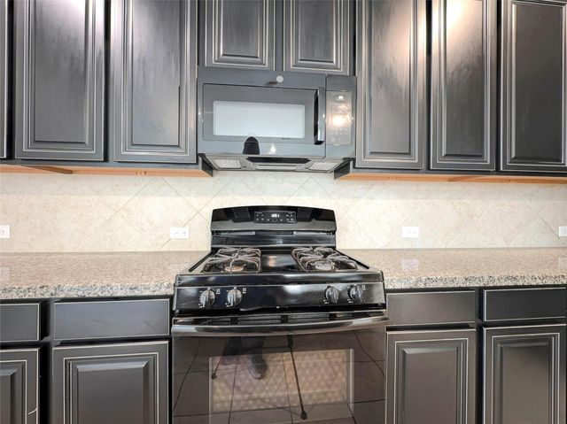 632 Kickapoo Court, Webster, TX 77598