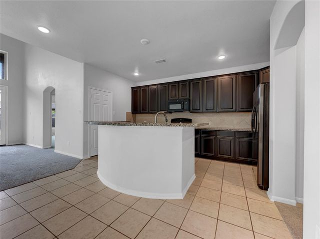 632 Kickapoo Court, Webster, TX 77598