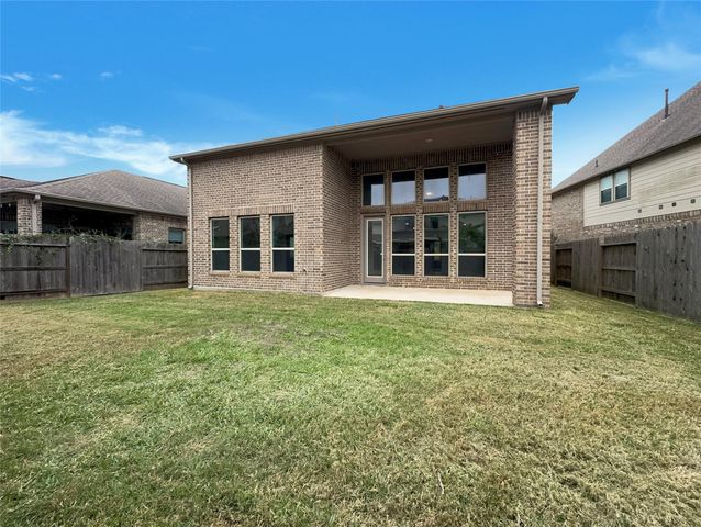 632 Kickapoo Court, Webster, TX 77598