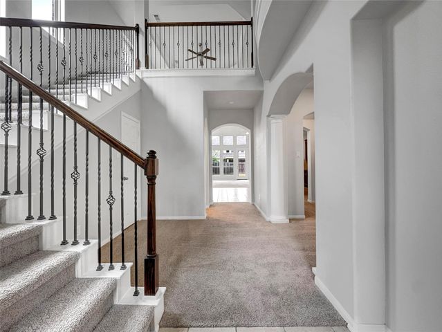 632 Kickapoo Court, Webster, TX 77598