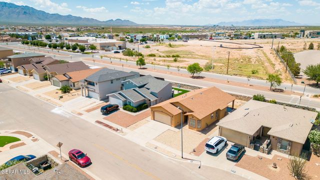 5953 REDSTONE RIM Drive, El Paso, TX 79934