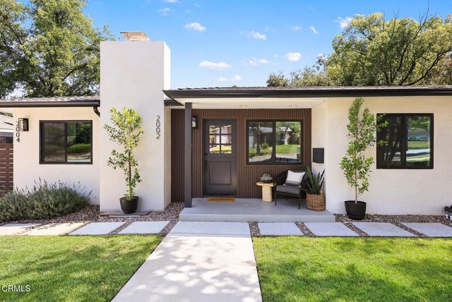 2002 E Woodlyn Road, Pasadena, CA 91104