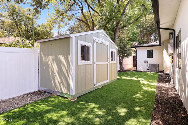 2002 E Woodlyn Road, Pasadena, CA 91104