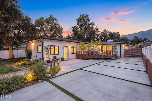 2002 E Woodlyn Road, Pasadena, CA 91104