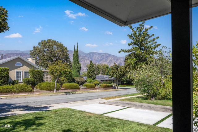 2002 E Woodlyn Road, Pasadena, CA 91104