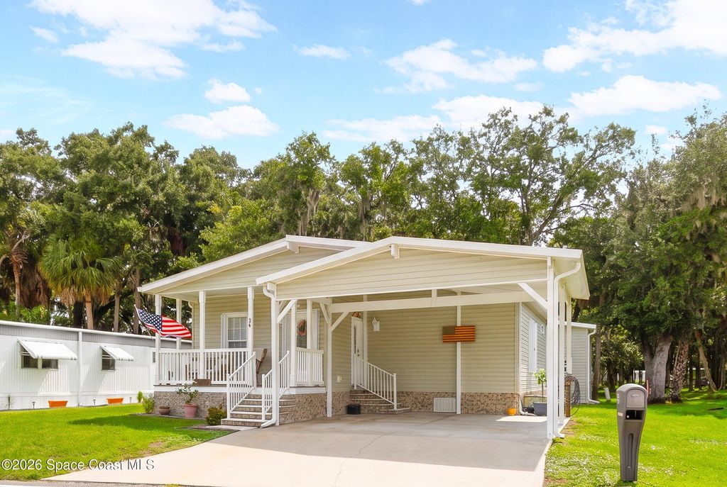 379 Holiday Park Boulevard NE, Palm Bay, FL 32907