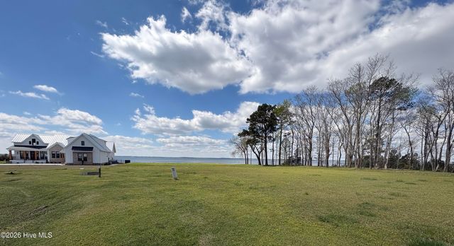 16 Wax Myrtle Court, Minnesott Beach, NC 28510